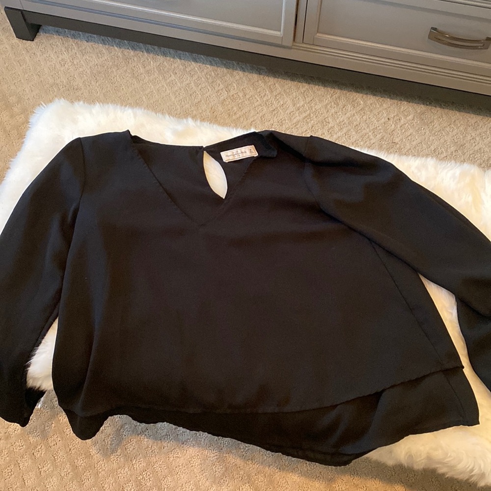 ABERCROMBIE AND FITCH BLACK BLOUSE